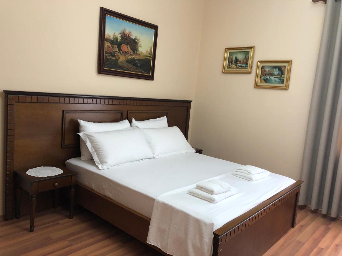Villa Garden Berat Bagian luar foto