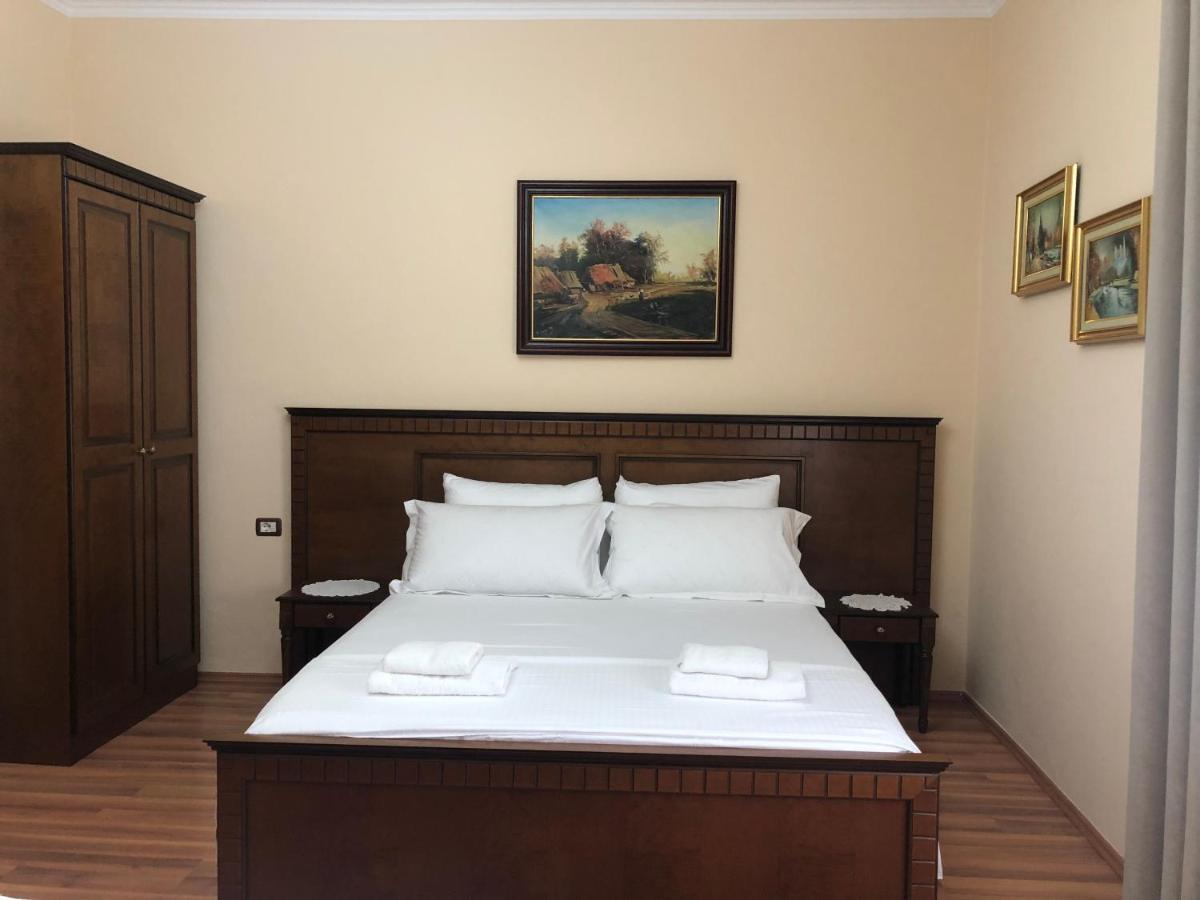 Villa Garden Berat Bagian luar foto