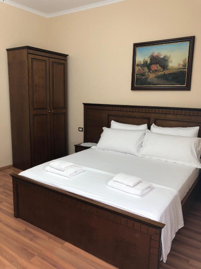 Villa Garden Berat Bagian luar foto