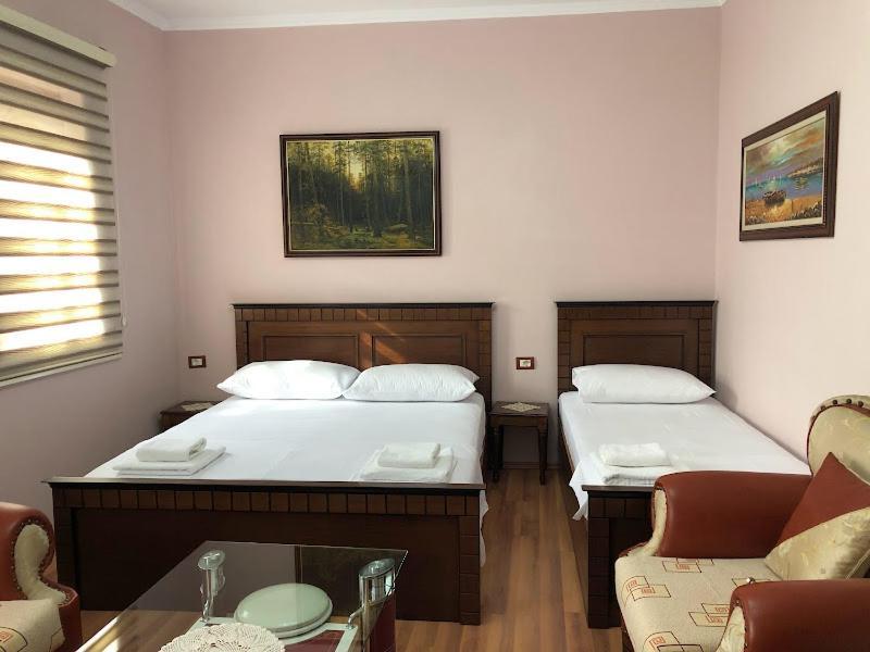 Villa Garden Berat Bagian luar foto