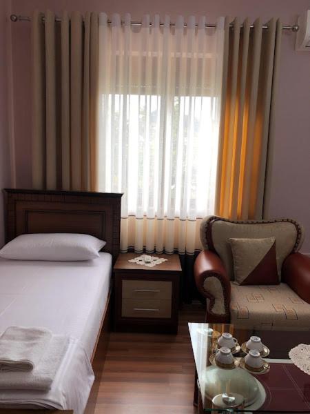 Villa Garden Berat Bagian luar foto